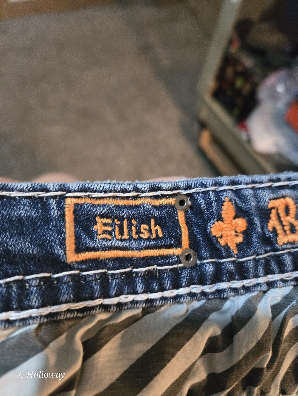 Rock Revival Eilish Easy Stretch Shorts Women’s Sz 36 Medium Wash Blue Bedazzled - Picture 3 of 10